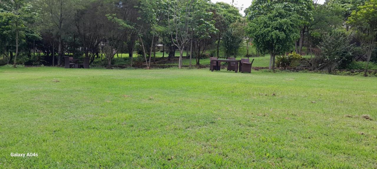 Esikar Gardens Hotel Narok エクステリア 写真