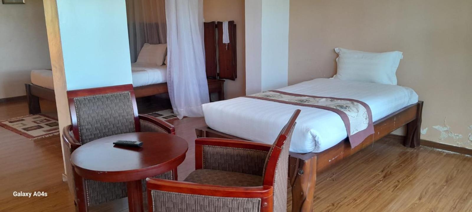 Esikar Gardens Hotel Narok エクステリア 写真