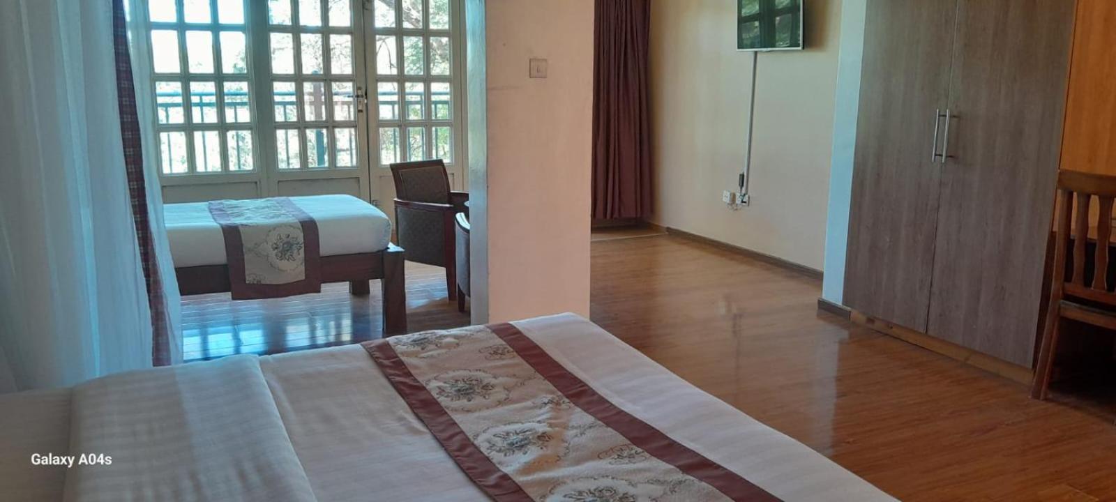 Esikar Gardens Hotel Narok エクステリア 写真