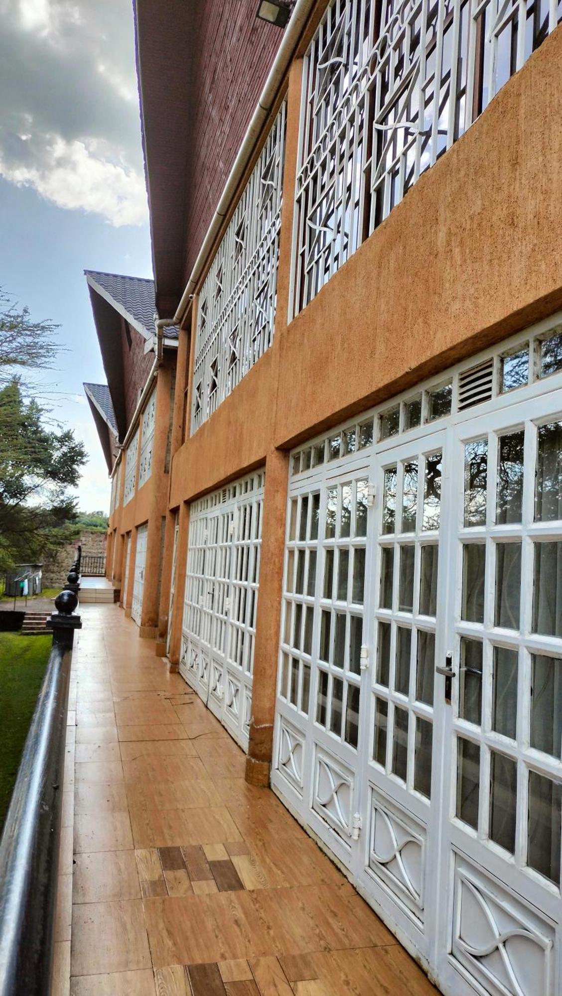 Esikar Gardens Hotel Narok エクステリア 写真
