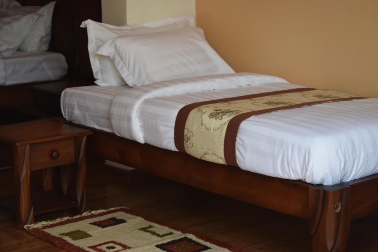 Esikar Gardens Hotel Narok エクステリア 写真