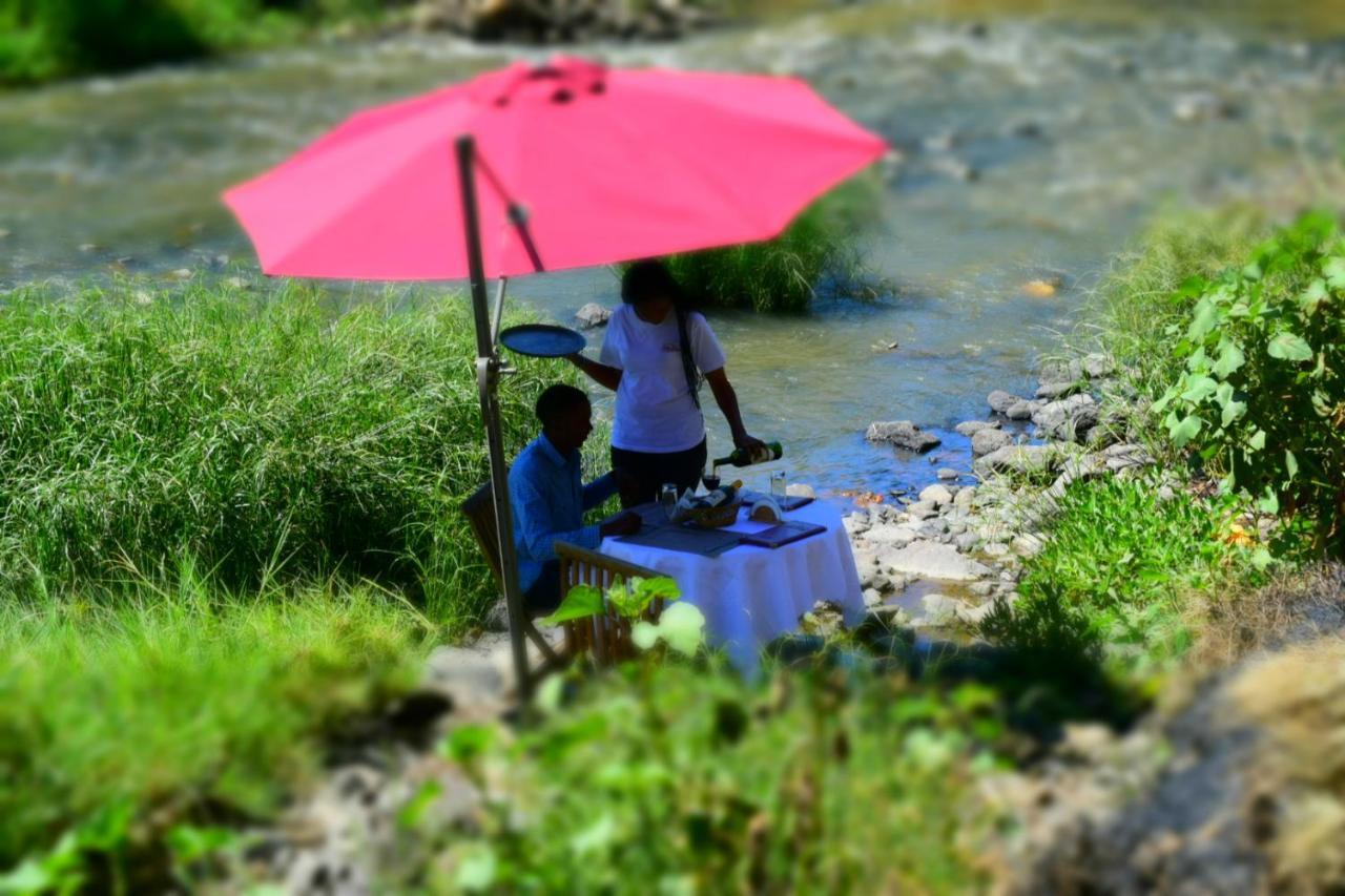 Esikar Gardens Hotel Narok エクステリア 写真