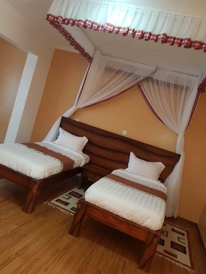 Esikar Gardens Hotel Narok エクステリア 写真