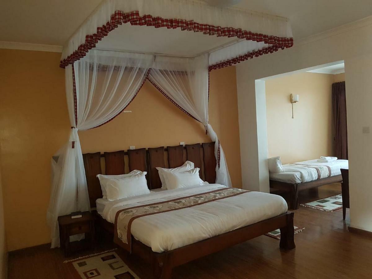 Esikar Gardens Hotel Narok エクステリア 写真